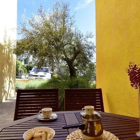 In Mit Kleinem Garten Διαμέρισμα *
